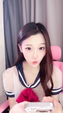 ️神级女神【董小姐】高端女神！模特身材~裸舞~道具自慰~白浆直流！ 截图3