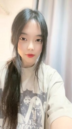 【叶罗丽精灵梦】，19岁师范大学生，青春美少女，完美胴体，人气直接登顶，主打的就是一个粉 截图6