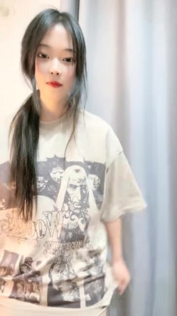 【叶罗丽精灵梦】，19岁师范大学生，青春美少女，完美胴体，人气直接登顶，主打的就是一个粉 截图12