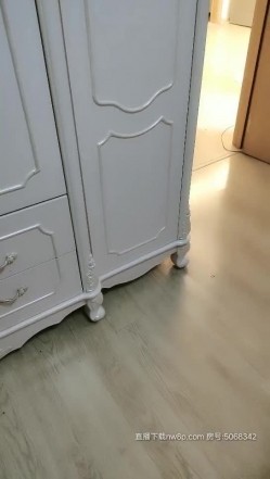 表姐的小骚穴一天不被操就发痒 清晨就勾引我浴室晨炮干一下 无套后入直顶花芯 直接内射中出 高清源码录制 截图13