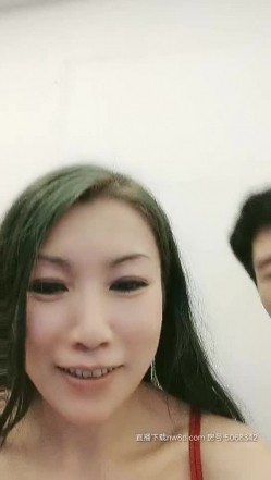 表姐的小骚穴一天不被操就发痒 清晨就勾引我浴室晨炮干一下 无套后入直顶花芯 直接内射中出 高清源码录制 截图15