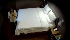 天眼酒店高清偷拍连续几天入住的奇葩小情侣整天裸睡不啪啪只会对着平板跳操 截图15