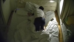 酒店偷拍备战高考眼睛婊看完稿子搞完学习和男友操逼做爱被她骑脸输出上位疯狂骑坐 截图4