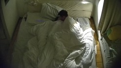 酒店偷拍备战高考眼睛婊看完稿子搞完学习和男友操逼做爱被她骑脸输出上位疯狂骑坐 截图8