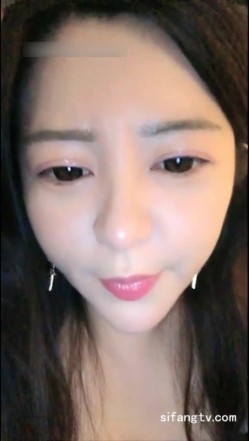 超美巨乳主播黛蜜儿 在泳池随机色诱路人 上钩之后直接去酒店直播交配 截图1