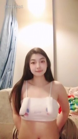 新人18岁小粉【鸭鸭是个m】顶级校花 好骚sm捆绑自慰 被男友道具狂玩屄 调教口爆吞精太糟蹋 截图4