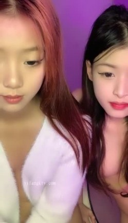 【涵涵和璐璐】刚下海就被干了，懵懂的眼神，少女的肉体，无套内射，爽歪歪，刺激 截图6
