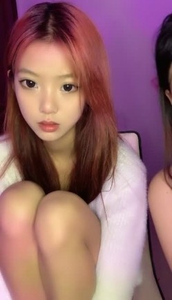 【涵涵和璐璐】刚下海就被干了，懵懂的眼神，少女的肉体，无套内射，爽歪歪，刺激 截图13