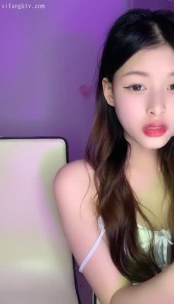 【涵涵和璐璐】刚下海就被干了，懵懂的眼神，少女的肉体，无套内射，爽歪歪，刺激 截图16