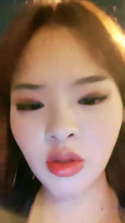 川妹子真牛逼， 半夜出动，到野外裸奔，【0后大胸妹子】，真实勾搭老实人车震，玩得就是与众不同，厉害 截图9