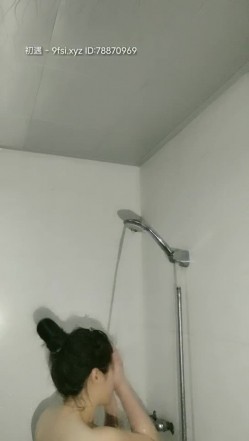 颜值学妹来姨妈了还这么骚，给小哥各种舔弄大鸡巴深喉口交，骚逼还在流血，让小哥直接浓精射脸吞精真刺激 截图10