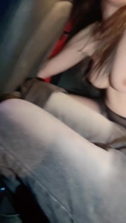 【00后喜欢内射】刚入圈骚母狗 滴蜡调教 户外车震 3P无套轮操~内射 截图12