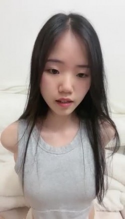 长腿大学生被干了~【汐汐】内裤套头~狂插~小妹妹已经被解锁全部姿势 截图1