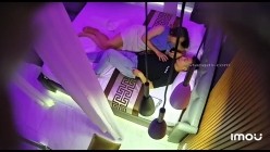 萤石云酒店摄像头偷拍 ️猛男帅哥下班后和女同事开房激情干了一个小时 截图1