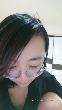 【研究生无奈】学霸下海历程13天全收录，理科学霸，从网贷的漩涡，到卖肉的泥潭，讲述跟前男友的性爱，从最初的拘谨到黑牛道具都精通 截图15