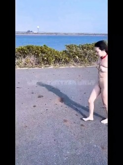 顶级露脸小母狗【Lunana】推特5000元订阅福利，露出喝尿调教啪啪，各种花样，玩花了 截图8
