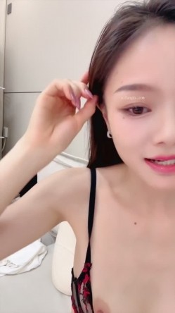 御姐【宝宝哦】175模特级别身材.明星的脸庞 这个腿是真爽 超强一字马 晚上我要大战三百回合 撸到屌断 截图10