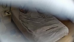酒店偷拍精品 气质眼镜御姐鸡巴被比洋屌还大的猥琐男友玩抽搐嗨翻了 截图3