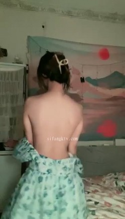 极品校花下海，【可爱妹妹】，寂寞的少女，闺房里各种寻求安慰，这身材真不错 截图8