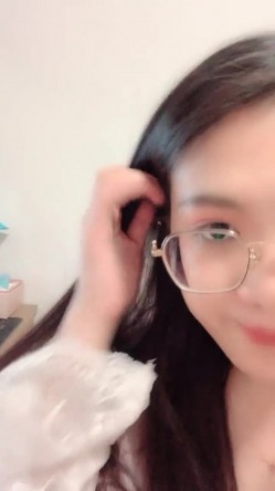 《稀缺资源重磅》猎奇圈内部分享热门视频极品大奶子哺乳期的奶妈疯狂露出自摸挑逗赚奶粉钱 截图13
