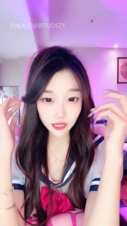 ️神级女神【董小姐】高端女神！模特身材~裸舞~道具自慰~白浆直流！ 截图11