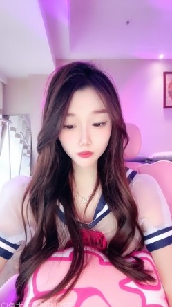 ️神级女神【董小姐】高端女神！模特身材~裸舞~道具自慰~白浆直流！ 截图15