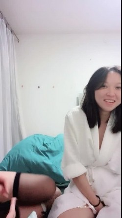 巨乳奶妈少妇和亲妹妹 ️-：有没有预定鲜奶啊，快生了，成为尊贵的梅克萨斯车主，我这展大灯照亮你的鸡巴哈哈哈哈 截图10