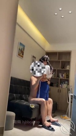 【少妇控必备】，24万粉约炮大神【小兽先生】付费钻石贴，趁少妇人妻老公外出，熘去她家，爆肏秘书装的骚妻 截图7