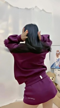 青春无敌，抖音风艺校美少女【杨晓花】定制福利，露脸露点，各种热门BGM裸舞 截图2