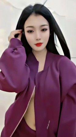 青春无敌，抖音风艺校美少女【杨晓花】定制福利，露脸露点，各种热门BGM裸舞 截图3
