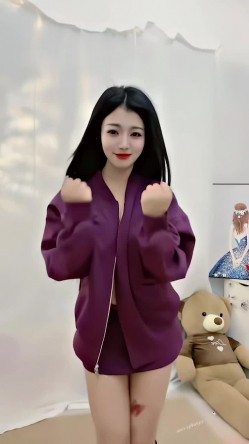 青春无敌，抖音风艺校美少女【杨晓花】定制福利，露脸露点，各种热门BGM裸舞 截图8