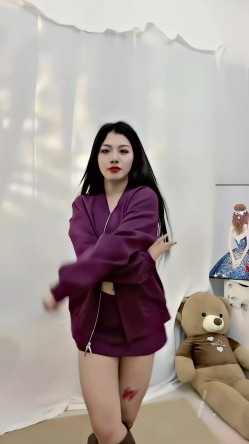青春无敌，抖音风艺校美少女【杨晓花】定制福利，露脸露点，各种热门BGM裸舞 截图9