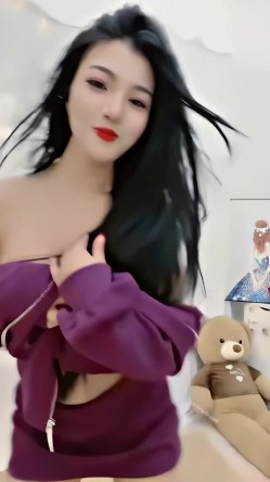 青春无敌，抖音风艺校美少女【杨晓花】定制福利，露脸露点，各种热门BGM裸舞 截图15