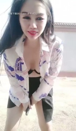 风骚少妇老板娘 野外车震 激情舌吻扣逼 坐在跨上啪啪 丰臀诱惑 截图3