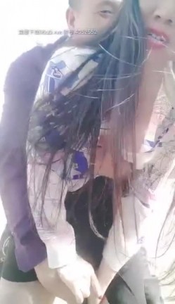 风骚少妇老板娘 野外车震 激情舌吻扣逼 坐在跨上啪啪 丰臀诱惑 截图6