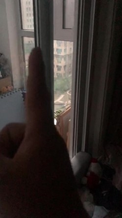 大神的绿奴母狗们，车震户外露出，滴蜡后入打开门看着邻居走廊大战，楼道做爱，威武刺激哦 22V流出！ 截图1