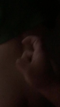 大神的绿奴母狗们，车震户外露出，滴蜡后入打开门看着邻居走廊大战，楼道做爱，威武刺激哦 22V流出！ 截图5