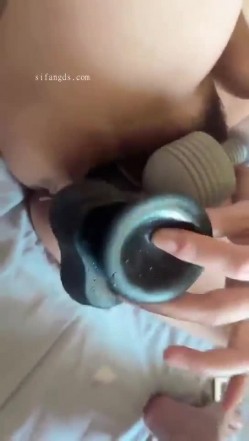 淫妻3P群P自慰露出尿脸,【双面夫妻_0575妓啪啪】,反差都市丽人，约单男交换 截图3