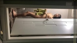 拍苗条小女友洗澡！还不好意思 用手捂住BB不让拍 截图9
