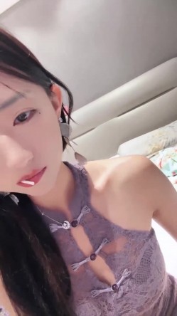 舞蹈系校花，终于露脸了，【小鹿大秀】，这么漂亮的脸蛋，居然还会喷，天生的床上尤物，值得一撸！ 截图11