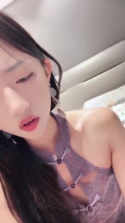 舞蹈系校花，终于露脸了，【小鹿大秀】，这么漂亮的脸蛋，居然还会喷，天生的床上尤物，值得一撸！ 截图14