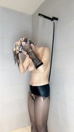 骚逼熟女【凝凝妈】，榨精小鲜肉，内射主动洗逼怕怀孕，口活干炮一条龙,身材很哇塞 截图12