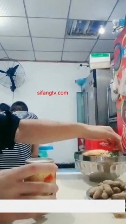 『光头强砍树』横扫重庆站街女 和兄弟一起3P骚货搞事 专业搞骚女 玩太嗨直接内射 操完逼吃小吃 高清完整版 截图14