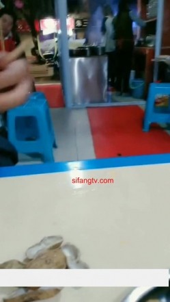 『光头强砍树』横扫重庆站街女 和兄弟一起3P骚货搞事 专业搞骚女 玩太嗨直接内射 操完逼吃小吃 高清完整版 截图16