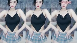 【极品稀缺 ️网易现役网红美女】最新藏宝图之燃爆女神 万元定制露脸 罕见全裸 明星颜值 火辣身材 截图3