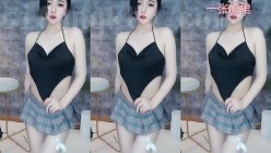【极品稀缺 ️网易现役网红美女】最新藏宝图之燃爆女神 万元定制露脸 罕见全裸 明星颜值 火辣身材 截图9