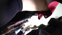 空城原创尾随偷拍 超短红裙小少妇裙摆是荷叶状的宽松紧跟着收下少妇干净白内紧裹肥臀很性感 截图2