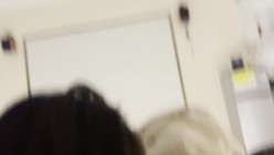 云盘高质露脸A级泄密，大学美女男生寝室做爱，被男友调教成小母狗全裸勇闯男厕所，主打真实刺激 截图1