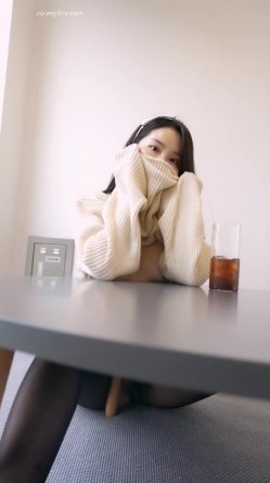 高质量极品网红尤物巅峰女神jena.sis赞助者享有福利视图完美身材各种环境露出放骚挑逗 截图12