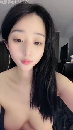 【初恋情人系女神】某航空大学女大学妹「航空菲菲」合集，露脸高跟情趣丝袜，极品美臀，假屌坐插式自慰 截图5